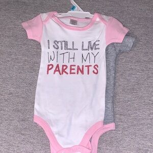 Baby Kiss I Still Live w My Parents Pink and White & grey Onesie set NWOT 3-6 mo